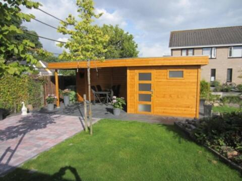 Modern tuinhuis met plat dak en overkapping tapuit 1